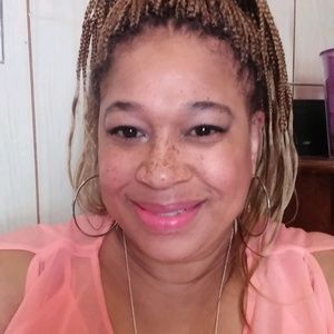 Meet your Posher, Deidre